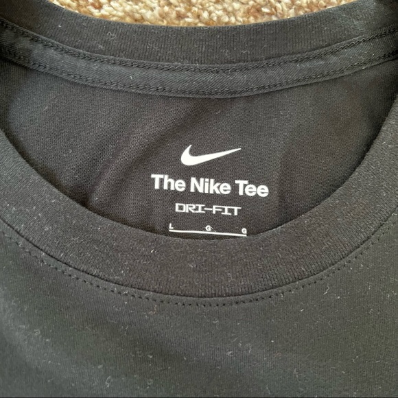 Nike Classic Tee - Picture 3 of 3